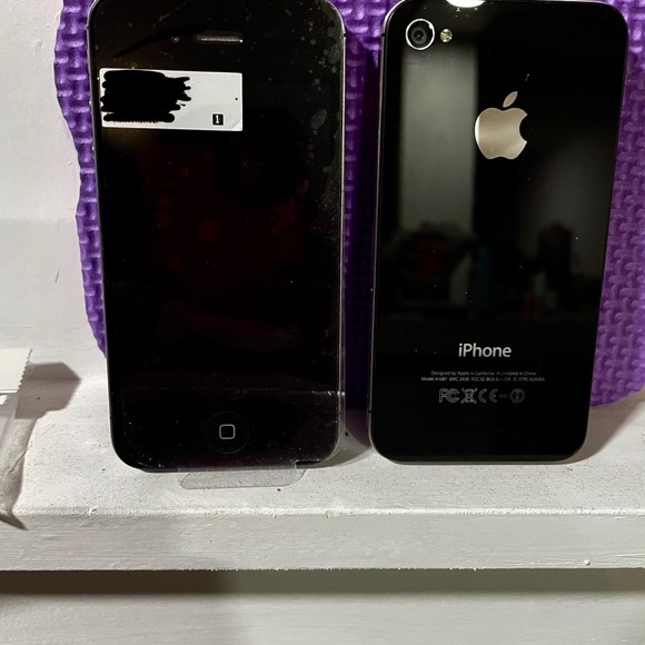 Quantity (2)      iPhone 4s ‘s 16 GB original / BRAND NEW NEVER USED - Picture 1 of 1
